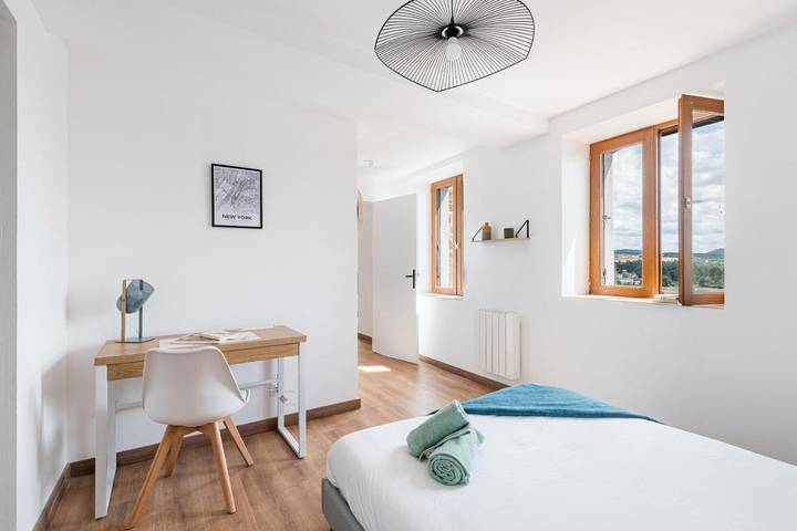 Gîte pour 2 personnes, avec terrasse à Saint-Just-Saint-Rambert - 4