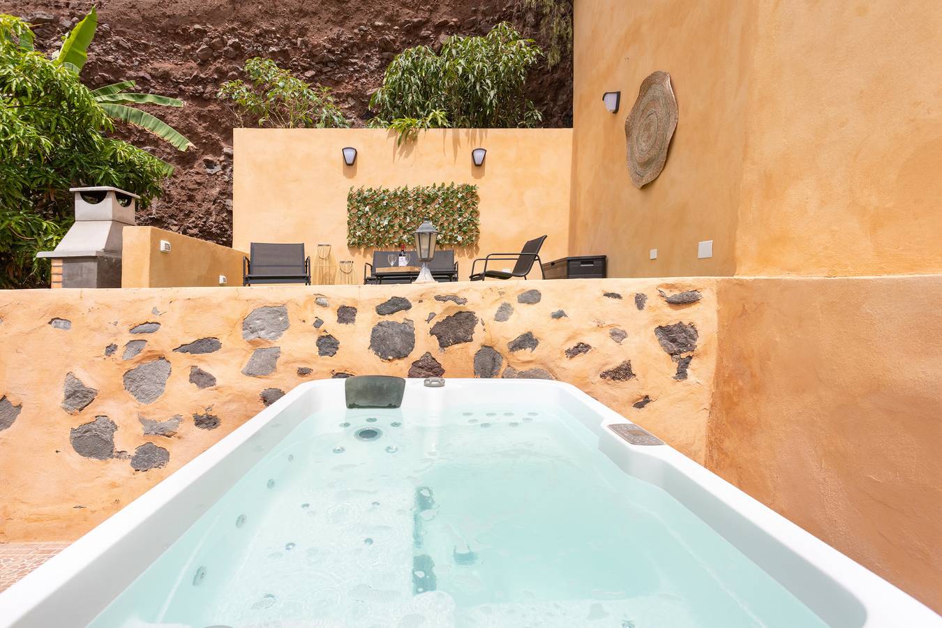 House with High Speed Wifi, Smart-Tv, Netflix, jacuzzi, Bbq,  in Igueste de San Andrés, Santa Cruz de Tenerife