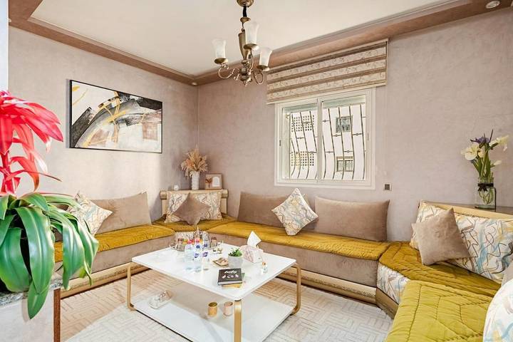 Appartement de vacances pour 6 personnes, avec piscine ainsi que vue et balcon