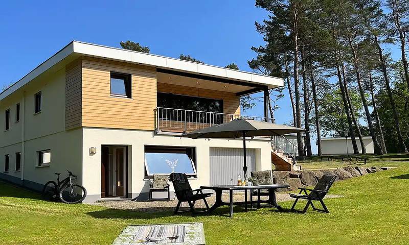 Ferienwohnung für 10 Personen, mit Balkon und Terrasse sowie Garten und Pool