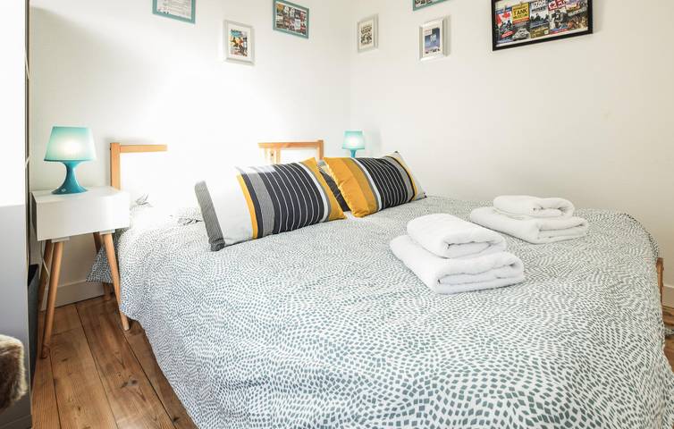Ganze Ferienwohnung, Apartment im Stadtzentrum mit WLAN, Waschmaschine und Parkplatz in Saint-Benoît-de-l'Aure, Bayeux und Umgebung