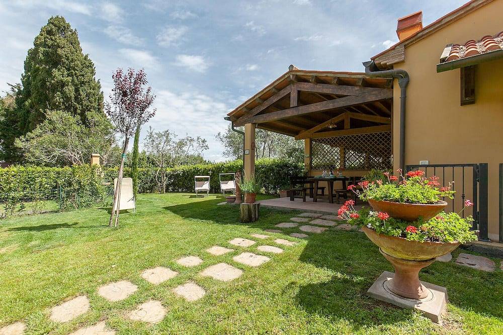 Cozy home in Cecina Marina with Wifi in Cecina, Costa degli Etruschi