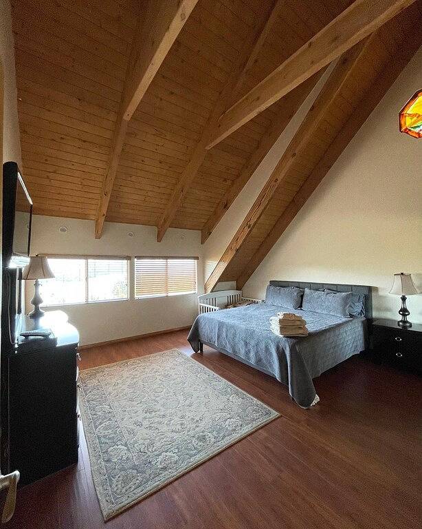 Log cabin for 14 people, with balcony in Lake Arrowhead