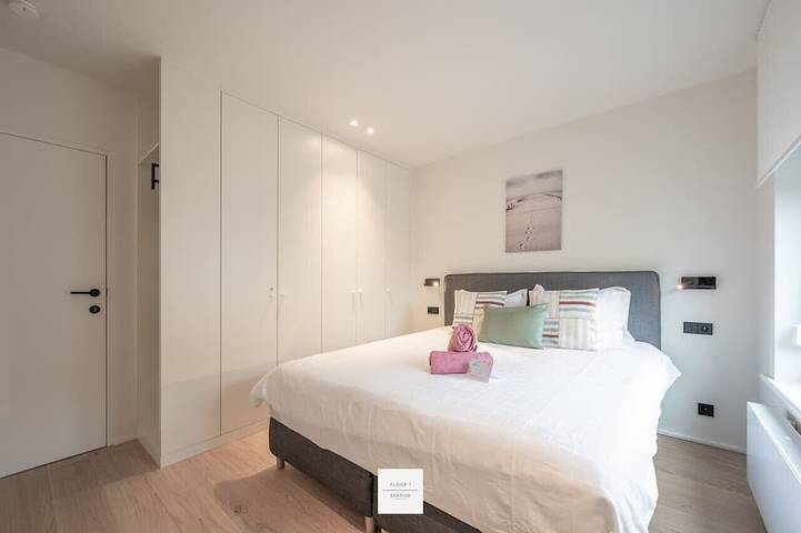Entire apartment, Cosy Floor, great location with spectacular sea view in De Haan, Belgian Coast