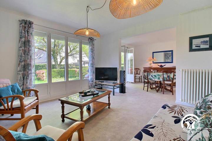 Gîte pour 5 personnes, avec Terrasse et Jardin à Noyal-Pontivy