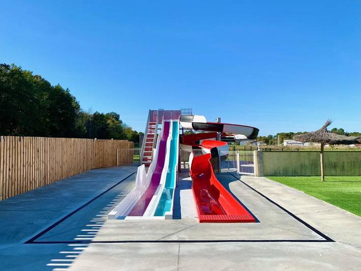 Location de vacances pour 3 personnes, avec Terrasse et Jardin ainsi que Bassin pour enfant et Piscine à Sadirac