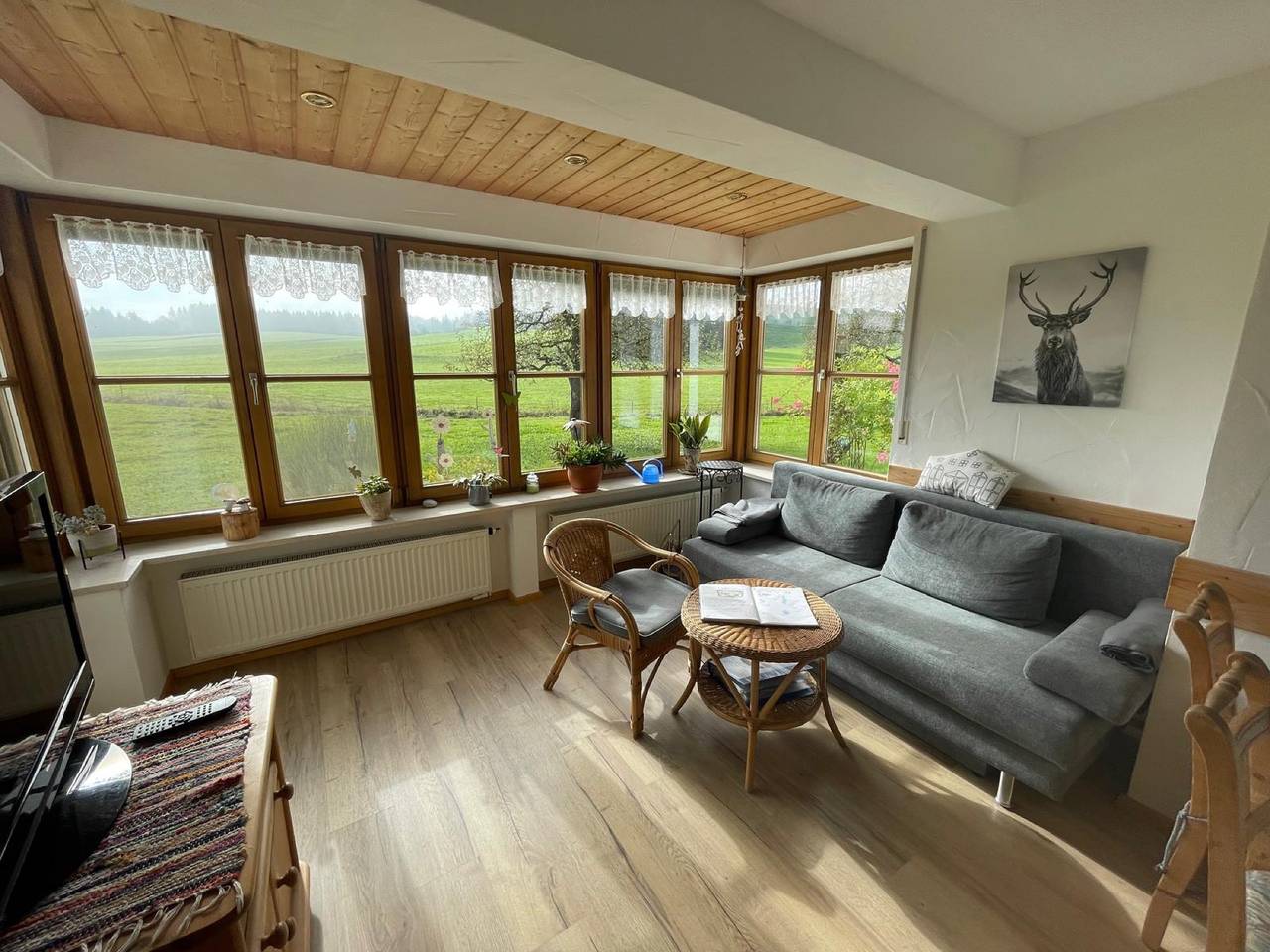 Ganze Wohnung, Ferienwohnung Am Schusterhof" mit privater Terrasse, privatem Garten und Wi-Fi in Wonneberg, Rupertiwinkel