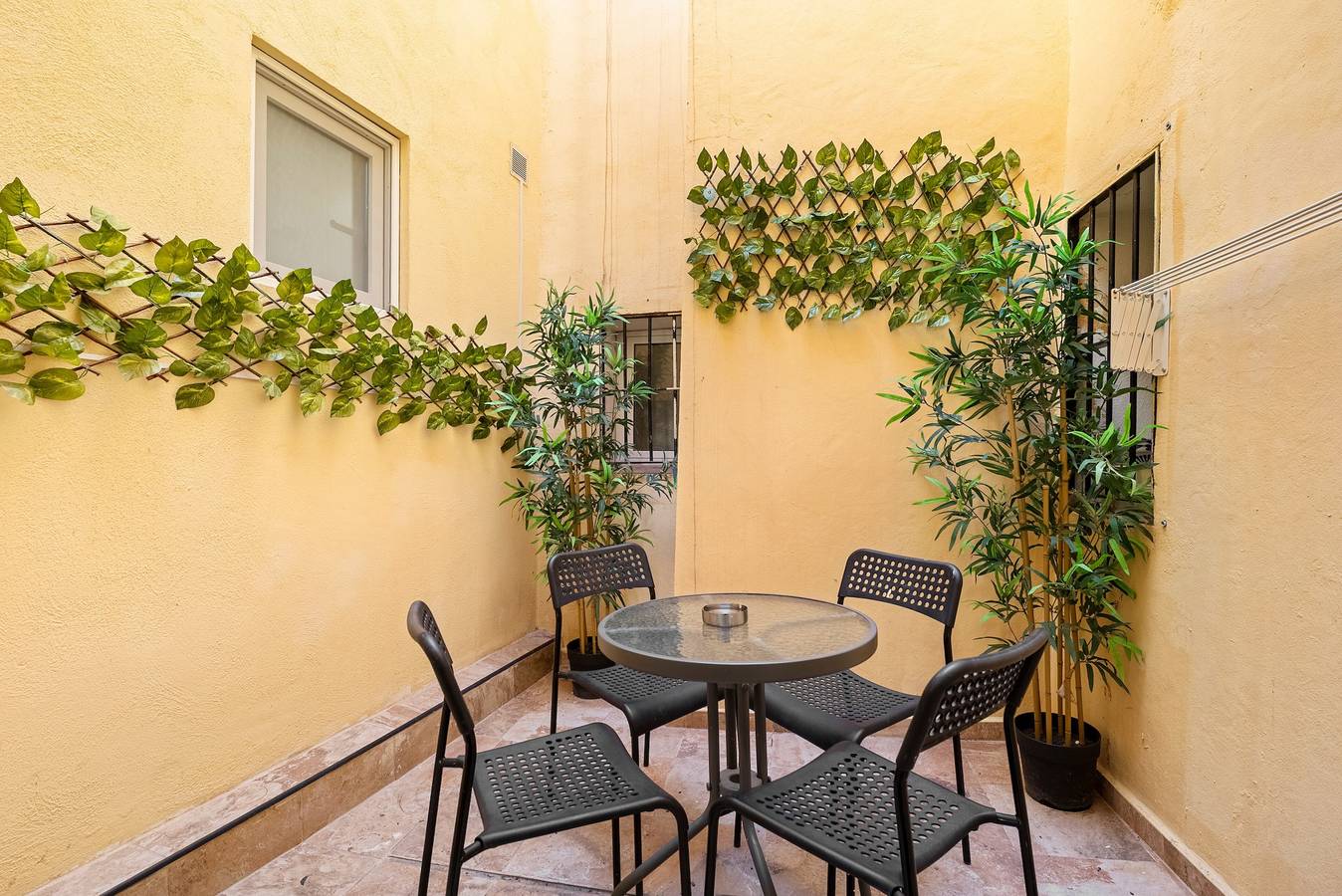 Ferienhaus „3 Zimmer 3 Bäder in der Stadt“ mit privater Terrasse, Wlan und Klimaanlage in Altstadt Málaga, Malaga