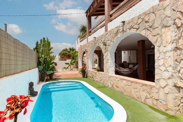 Chalet para 7 personas, con jardín además de piscina y vistas - 1