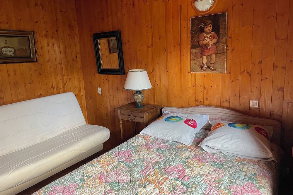 Chalet de montagne au coeur du Mercantour au pied de la station de La Colmiane in Valdeblore, Région de Nice