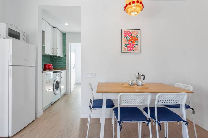 Appartement entier, Appartement de vacances « Brisa Azul » avec piscine partagée, terrasse privée et Wi-Fi in Corralejo, La Oliva