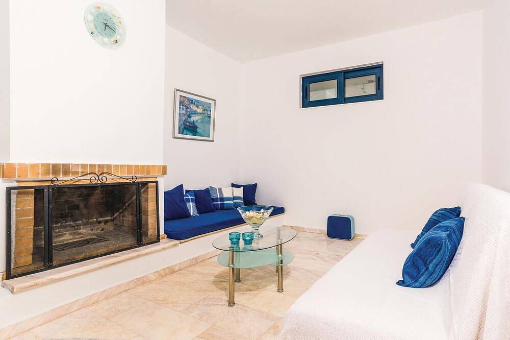Seafront Holiday Villa in Eubée
