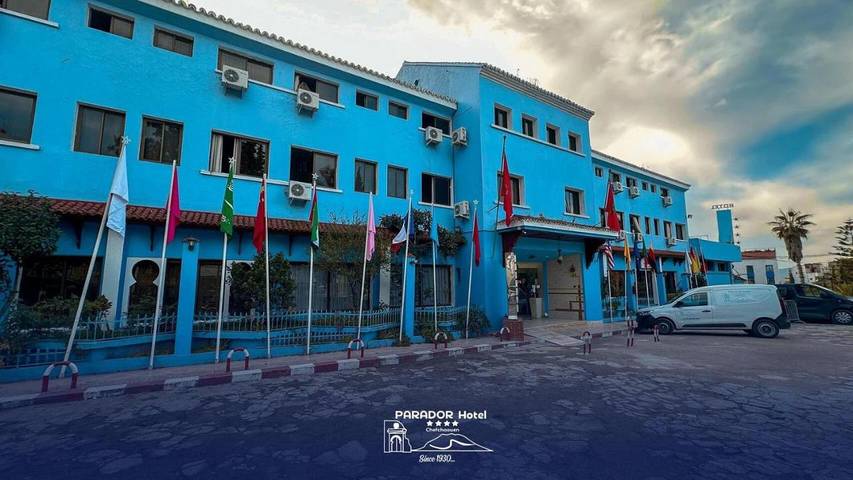 Hotel para 4 personas, con piscina además de piscina para niños y terraza - 1