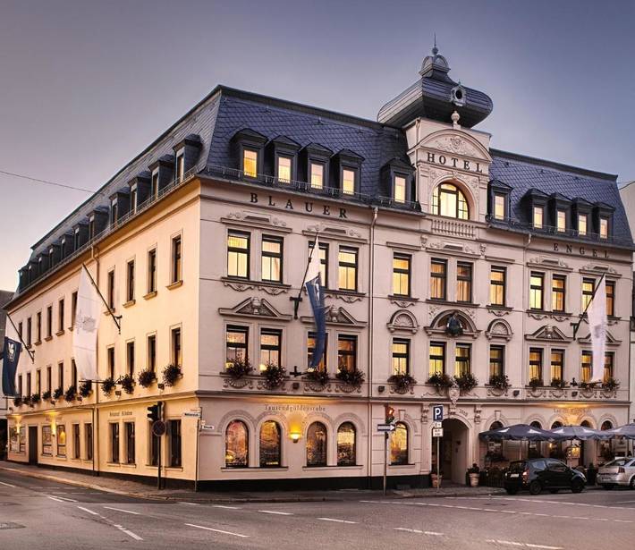 Hotel für 3 Personen, mit Terrasse und Whirlpool sowie Garten und Sauna in Aue