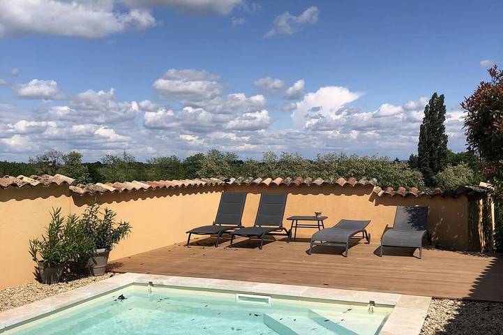 Location de vacances pour 6 personnes, avec terrasse et jardin à Romanèche-Thorins