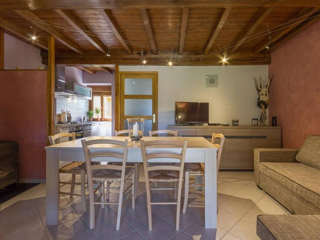 Renoviertes Haus im Morvan, 2 Schlafzimmer, Terrasse und umzäunter Garten in Blanot, Beaune und Umgebung