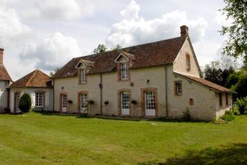 Chambre d’hôte pour 2 personnes, avec piscine ainsi que jardin et vue sur le lac à Langon (Loir-et-Cher)