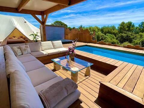 Tente pour 4 personnes, avec piscine ainsi que jardin et vue, animaux acceptés dans les Bouches-du-Rhône