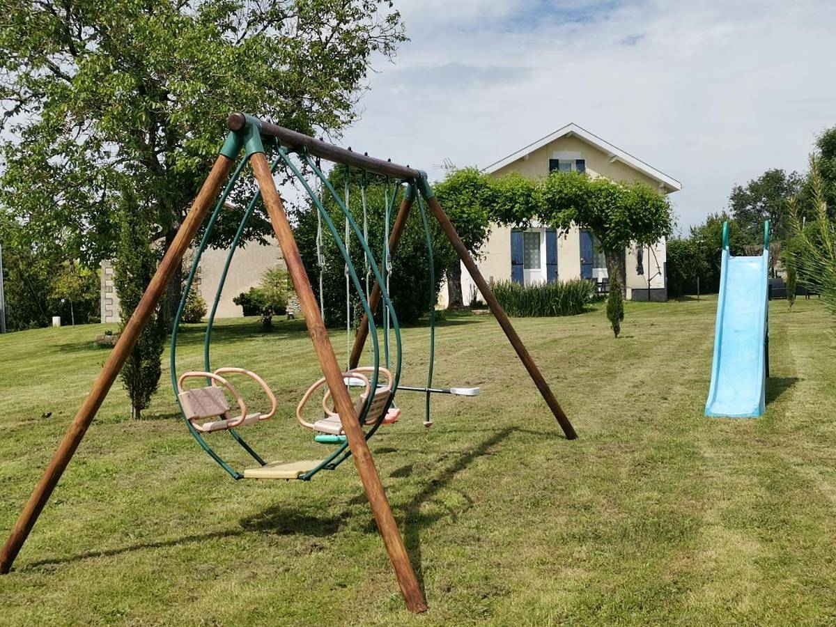 Maison avec grand jardin & bois privé en Dordogne in Minzac, Périgord Pourpre