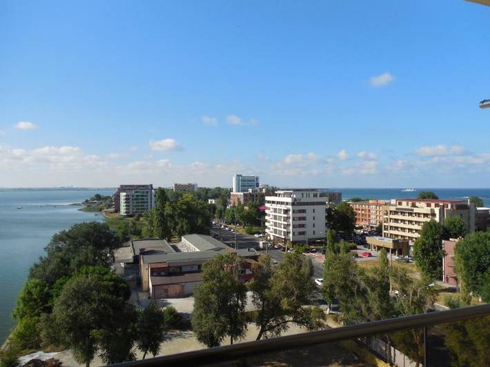 Appartement de vacances pour 5 personnes, avec balcon et vue sur le lac