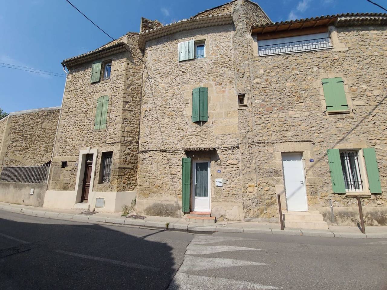 Encantadora casa de pueblo en Pelissanne in Pélissanne, Region de Aix-en-Provence