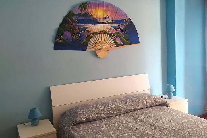 Apartamento entero, Verano 2019, estructura para 2 personas con dos habitaciones. in Spiaggia di Ponente, Milazzo