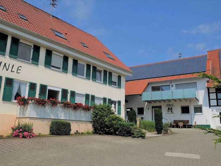 Pension Steinle - Gästezimmer mit Frühstück, 20qm, max. 2 Personen in Erbach (Baden-Württemberg), Erbach Region