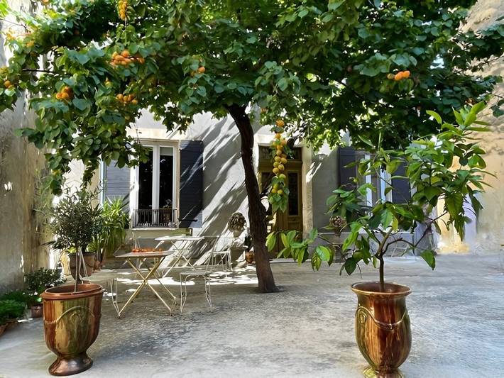Chambre d’hôte pour 2 personnes, avec piscine à Caderousse