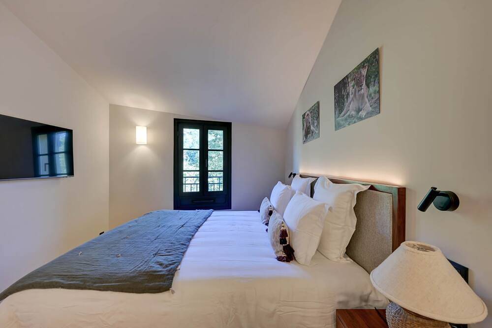 Provençal country house - Swimming pool - Sleeps 9 in Entrecasteaux, Brignoles region