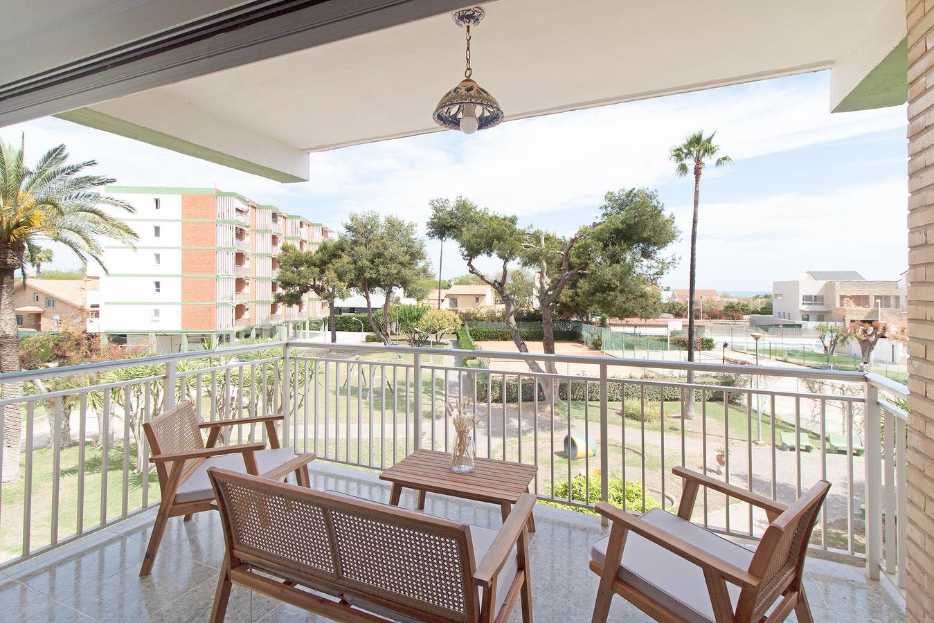 Apartamento entero, Global Vacacional: Apartamento con terraza y piscina en primera línea de playa in Canet de Berenguer, Costa de Valencia