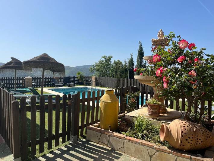 Casa rural para 10 personas, con jardín además de vistas y piscina en Casabermeja - 4