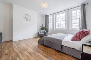 Apartment for 6 People in Hounslow, London, Photo 1