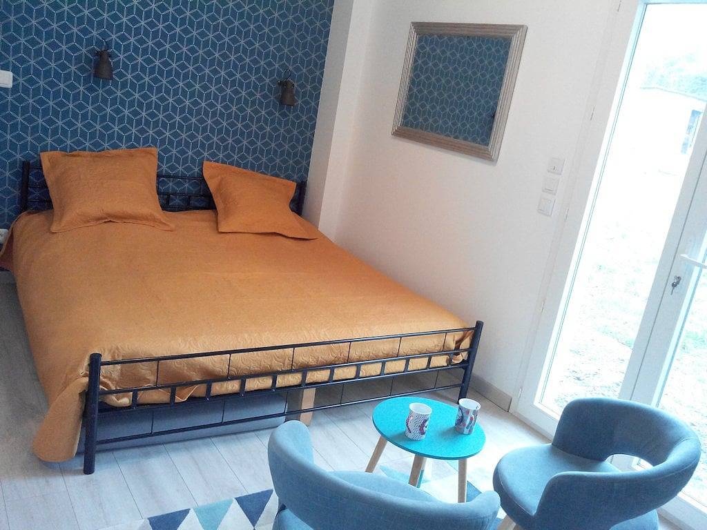 Chambres tout confort à la campagne - Chambre Bleue in Raveau, Loire-Tal