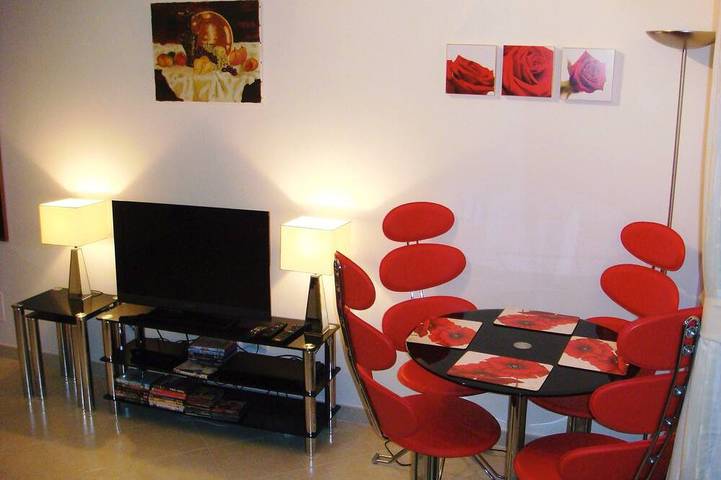 Appartement de vacances pour 3 personnes, avec jardin et piscine - 1