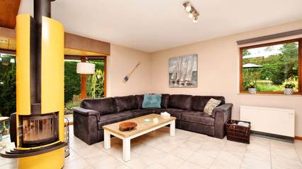 Location de vacances pour 8 personnes, avec jardin et terrasse dans Septon