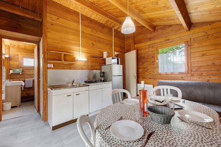 Camping pour 6 personnes, avec Jardin et Bassin pour enfant