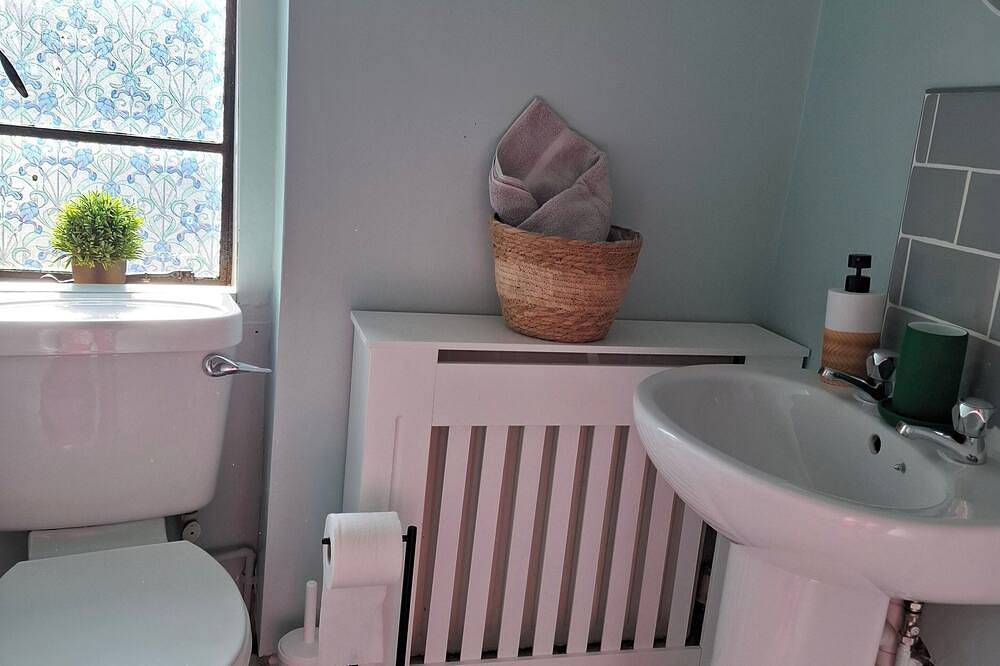 Entire apartment, Stroud - Apartment - Sleeps 2 - City Centre in Stroud, Gloucestershire