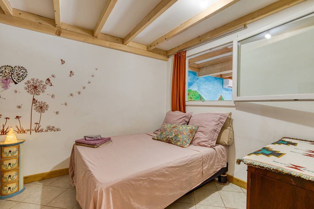 Appartement entier, Appartement « Les Trésors Du Lac » avec vue sur le lac, Wi-Fi et climatisation in Région de Lodève