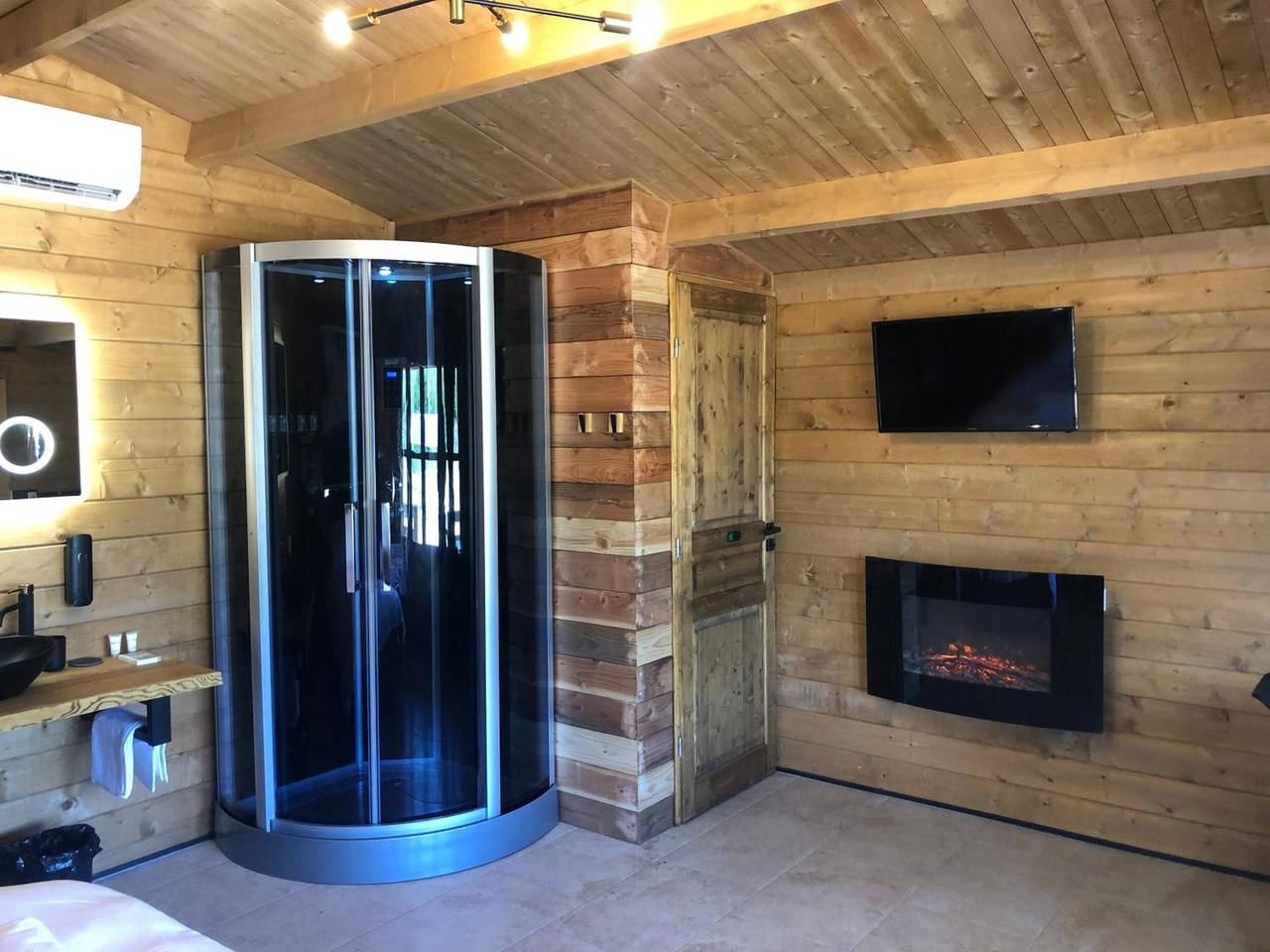 „Les Chalets De Tesa“ mit Bergblick, Wlan und Klimaanlage in Occhiatana, Calvi und Umgebung