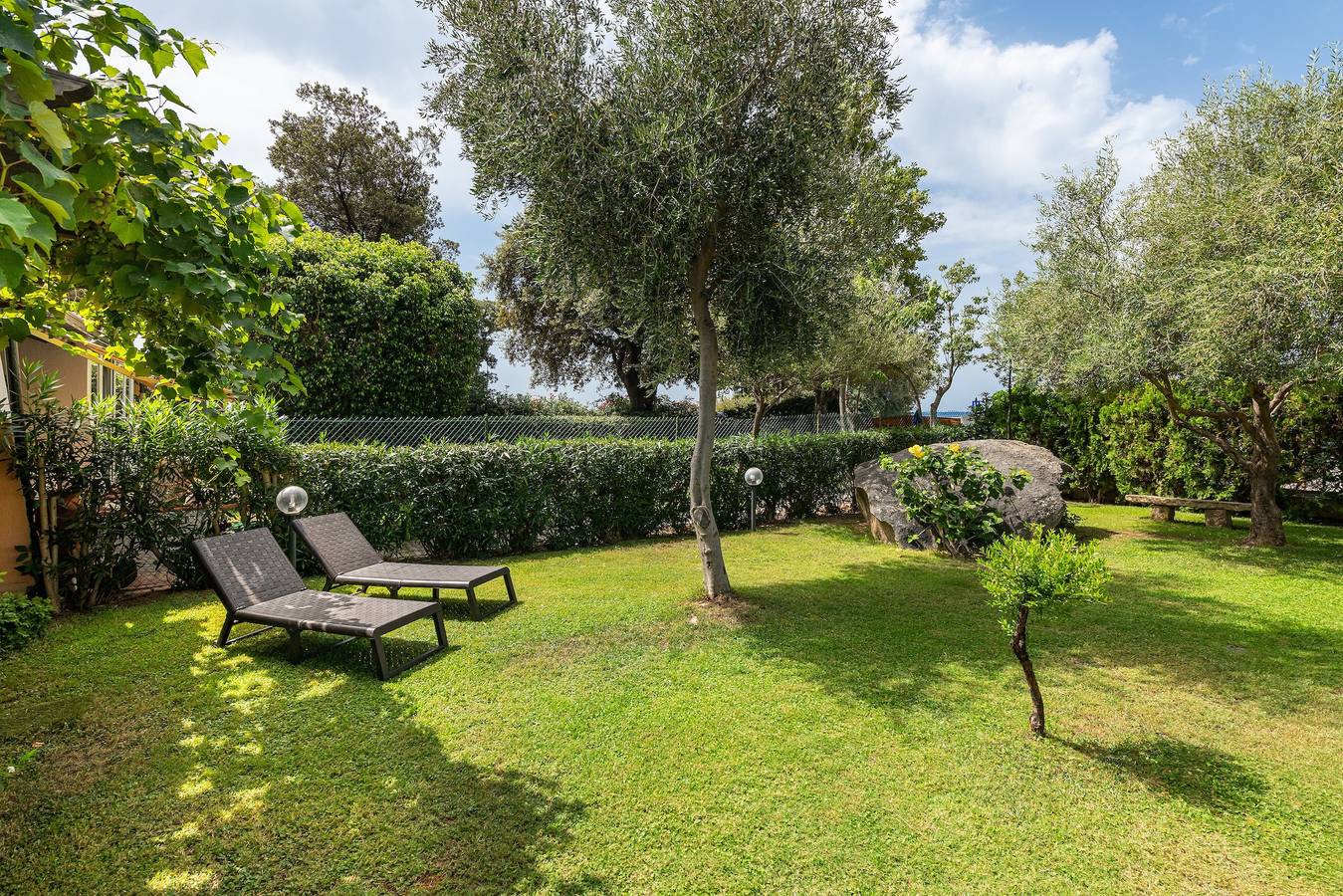 Casa vacanze "Casa Anna" vicino alla spiaggia con vista sul mare e adatta agli animali domestici in Geremeas, Cagliari e Dintorni