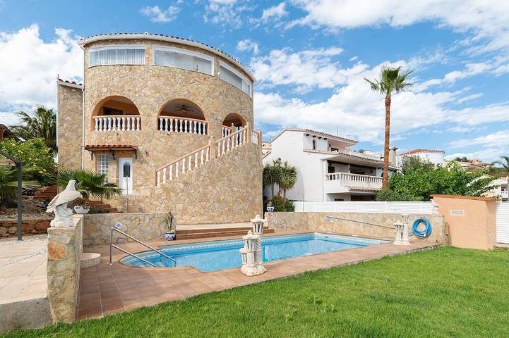 Villa pour 10 personnes, avec balcon et jardin - 1