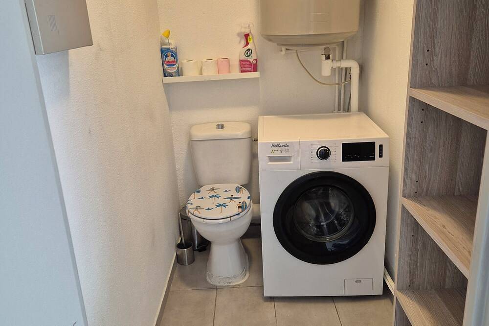 Entire apartment, Grand Studio Le Lagon in Saint-Gaudens, Haute-Garonne