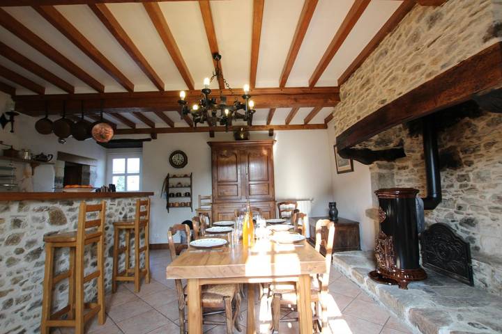 Gîte pour 8 personnes, avec jacuzzi et terrasse ainsi que jardin et sauna à Gratot - 3