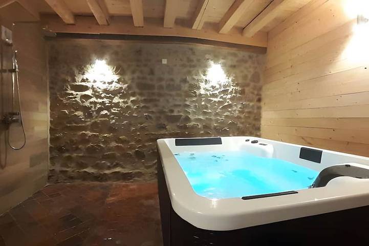 Maison de vacances pour 15 personnes, avec jardin ainsi que terrasse et jacuzzi, animaux acceptés - 1