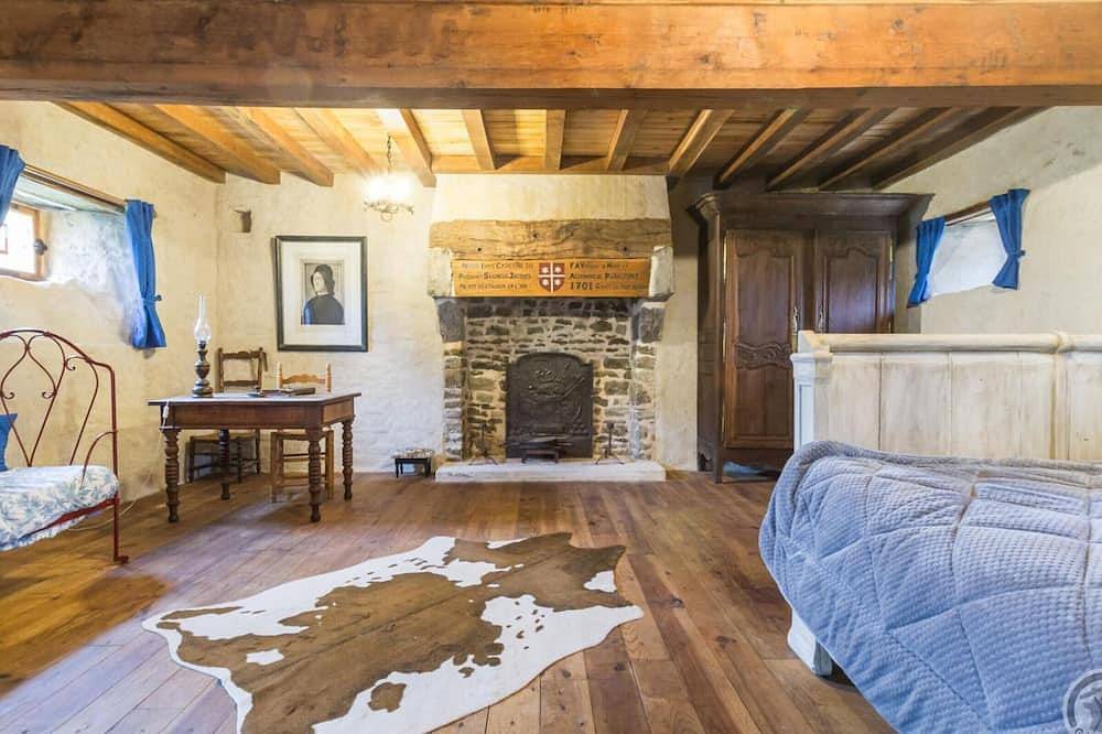 Séjour Authentique au Manoir avec Animaux Acceptés in Port-Bail-sur-Mer, Côte de la Déroute