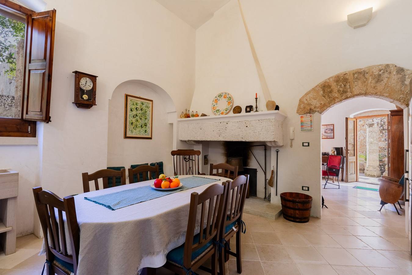 Appartamento intero, Appartamento 'Antica Corte Dell'800' con terrazza privata, Wi-Fi e aria condizionata in Giuliano Di Lecce, Castrignano del Capo