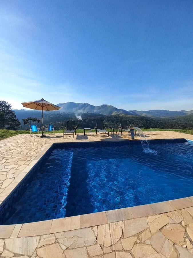 Casas e apartamentos de temporada para 11 pessoas, com vista e terraço e ainda piscina em Araçariguama
