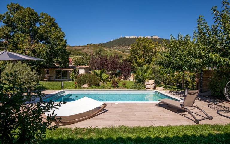 Gîte pour 6 personnes, avec Terrasse et Jardin ainsi que Piscine et Vue à Rivière-sur-Tarn