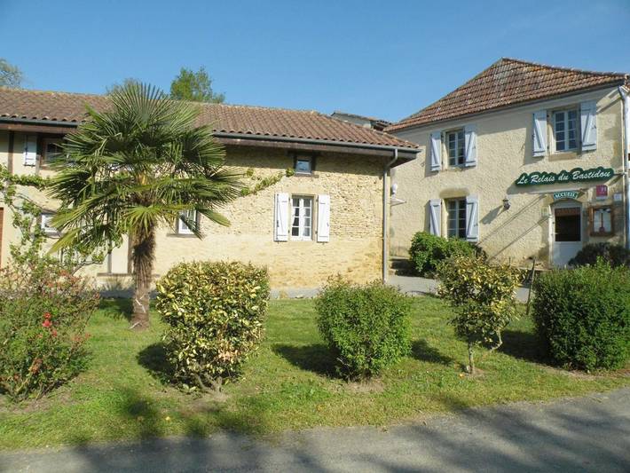 Hôtel pour 2 personnes, avec jacuzzi et sauna ainsi que piscine et jardin à Beaumarchés - 3