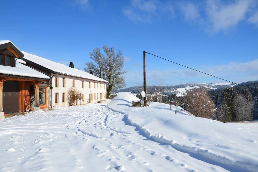 Location 8 pers Gite Haut Jura Les granges de la croix rouge in Les Moussières, Parc naturel régional du Haut-Jura